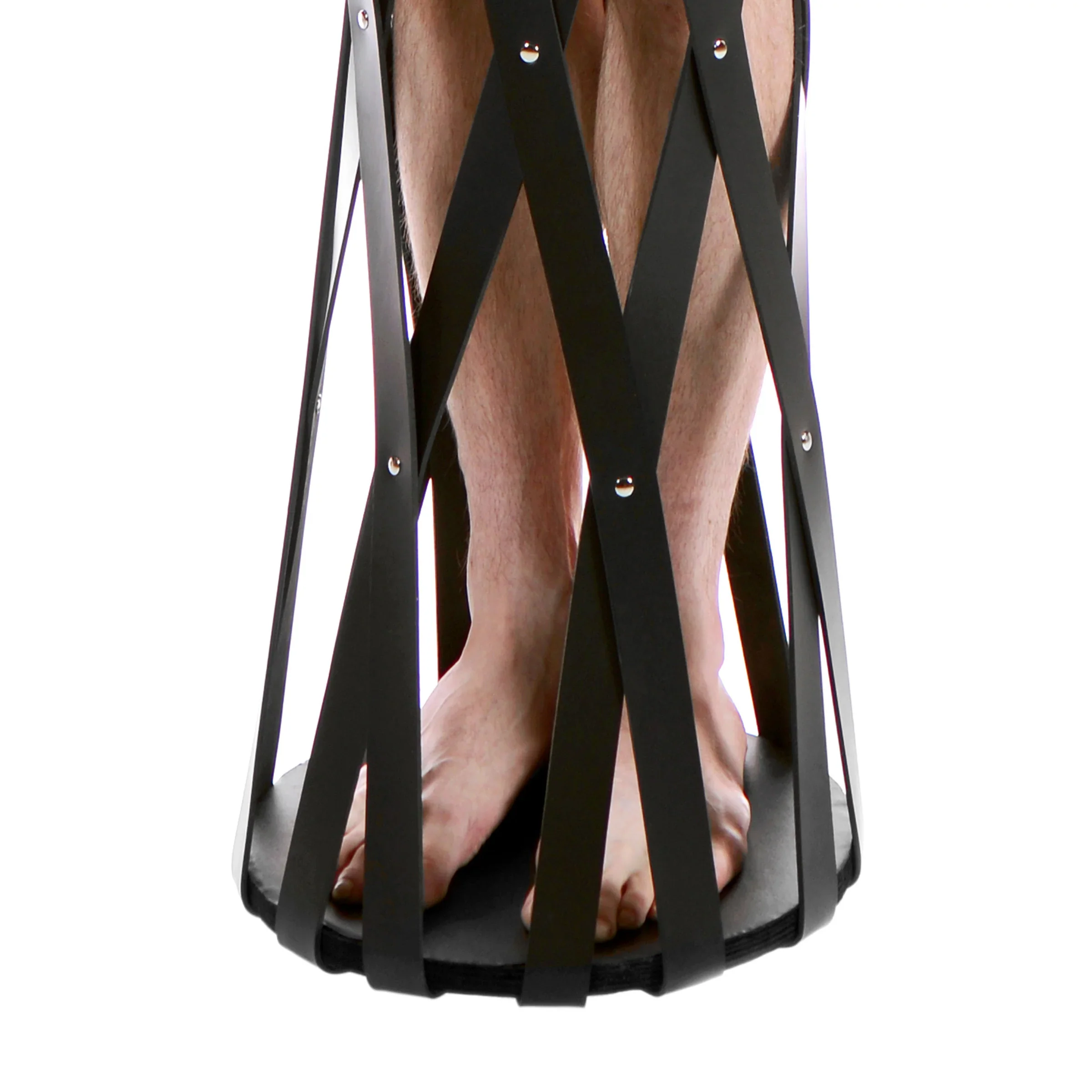 Hanging Rubber Strap Cage - Image 4